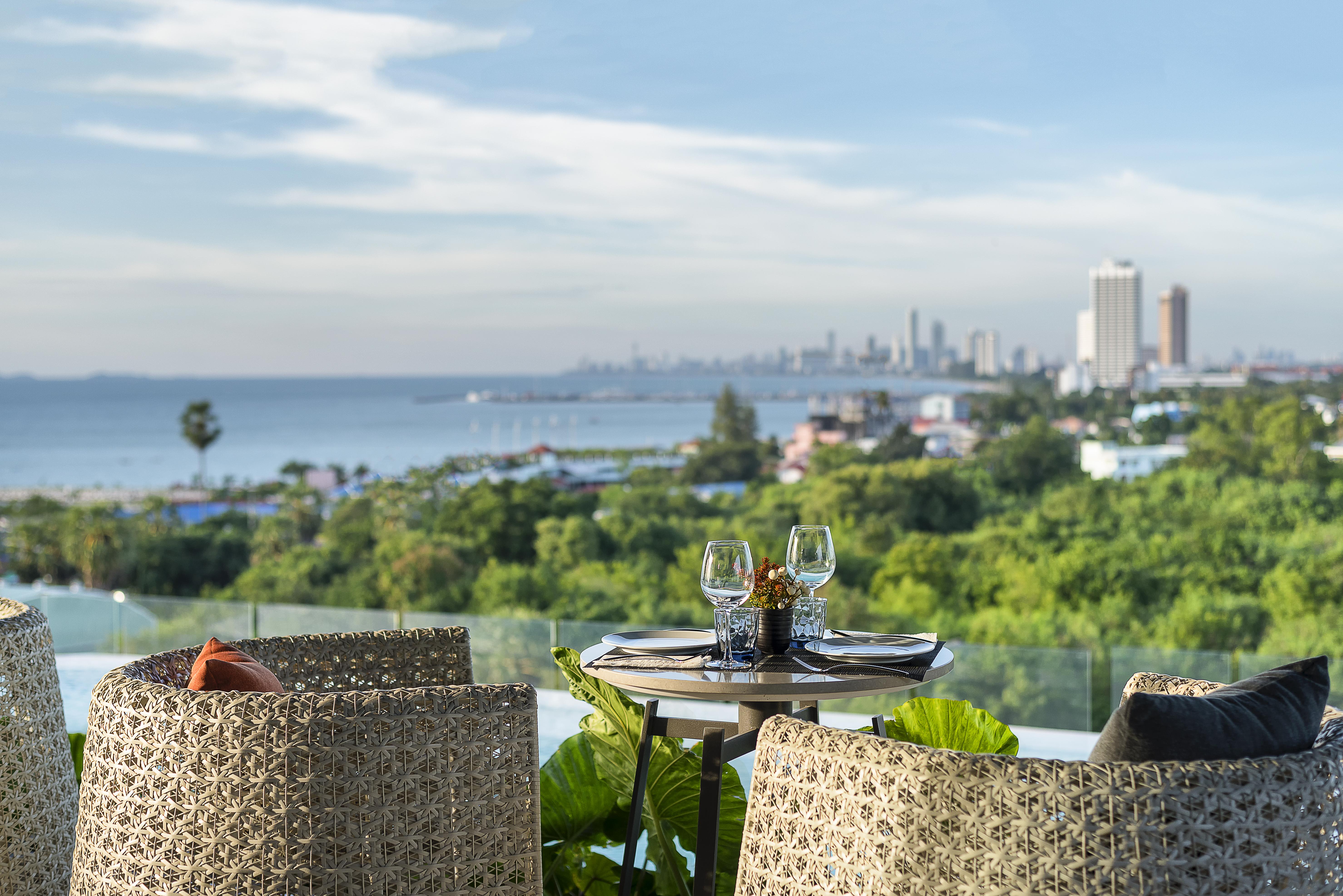 Cross Vibe Pattaya Seaphere Na Chom Thian Exterior foto