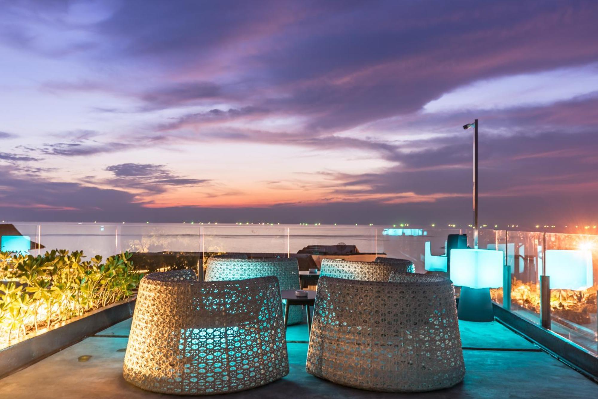 Cross Vibe Pattaya Seaphere Na Chom Thian Exterior foto